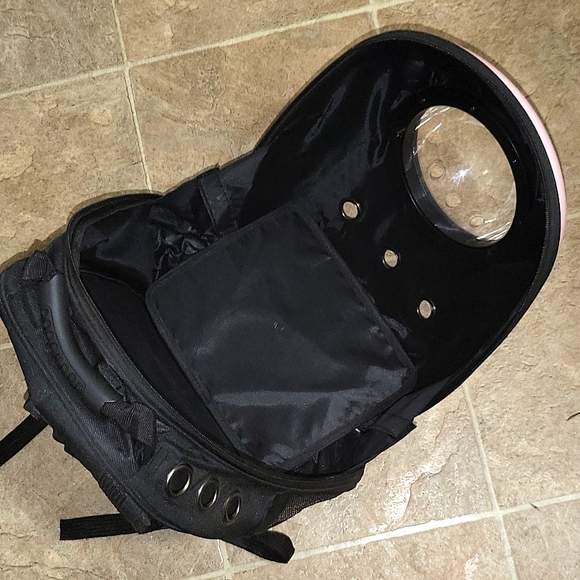 EUC pink pet carrier backpack with removable dome window - Picture 4 of 6